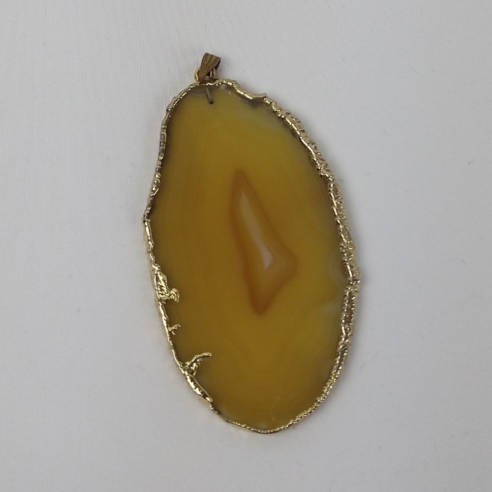 Vintage Crystal Agate Slice Yellow Gold Pendant